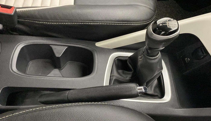 2022 Nissan MAGNITE XV MT, Petrol, Manual, 21,342 km, Gear Lever