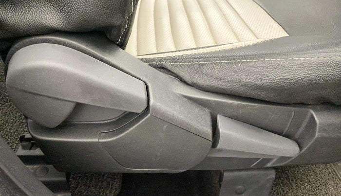 2022 Nissan MAGNITE XV MT, Petrol, Manual, 21,342 km, Driver Side Adjustment Panel