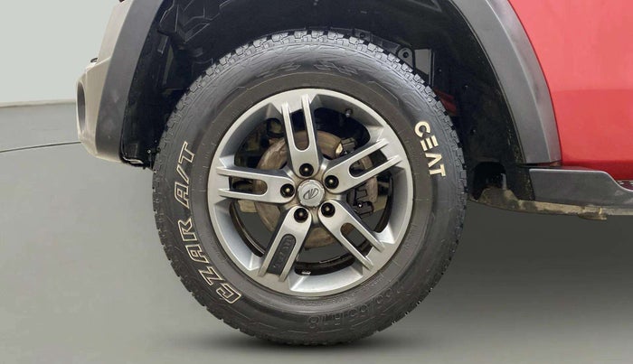 2022 Mahindra Thar LX D AT 4WD HT, Diesel, Automatic, 51,198 km, Left Front Wheel