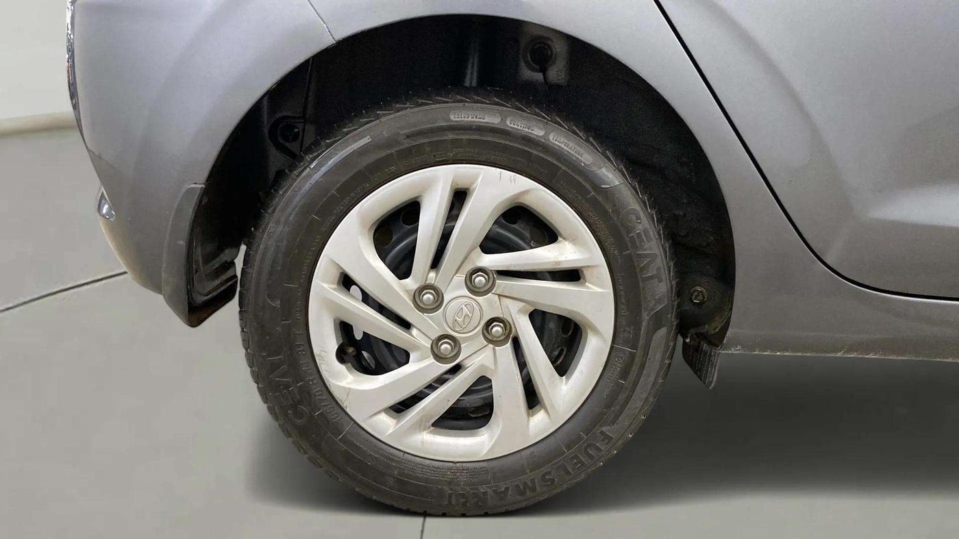 2022 Hyundai GRAND I10 NIOS MAGNA 1.2 KAPPA VTVT, Petrol, Manual, 15,661 km, Right Rear Wheel