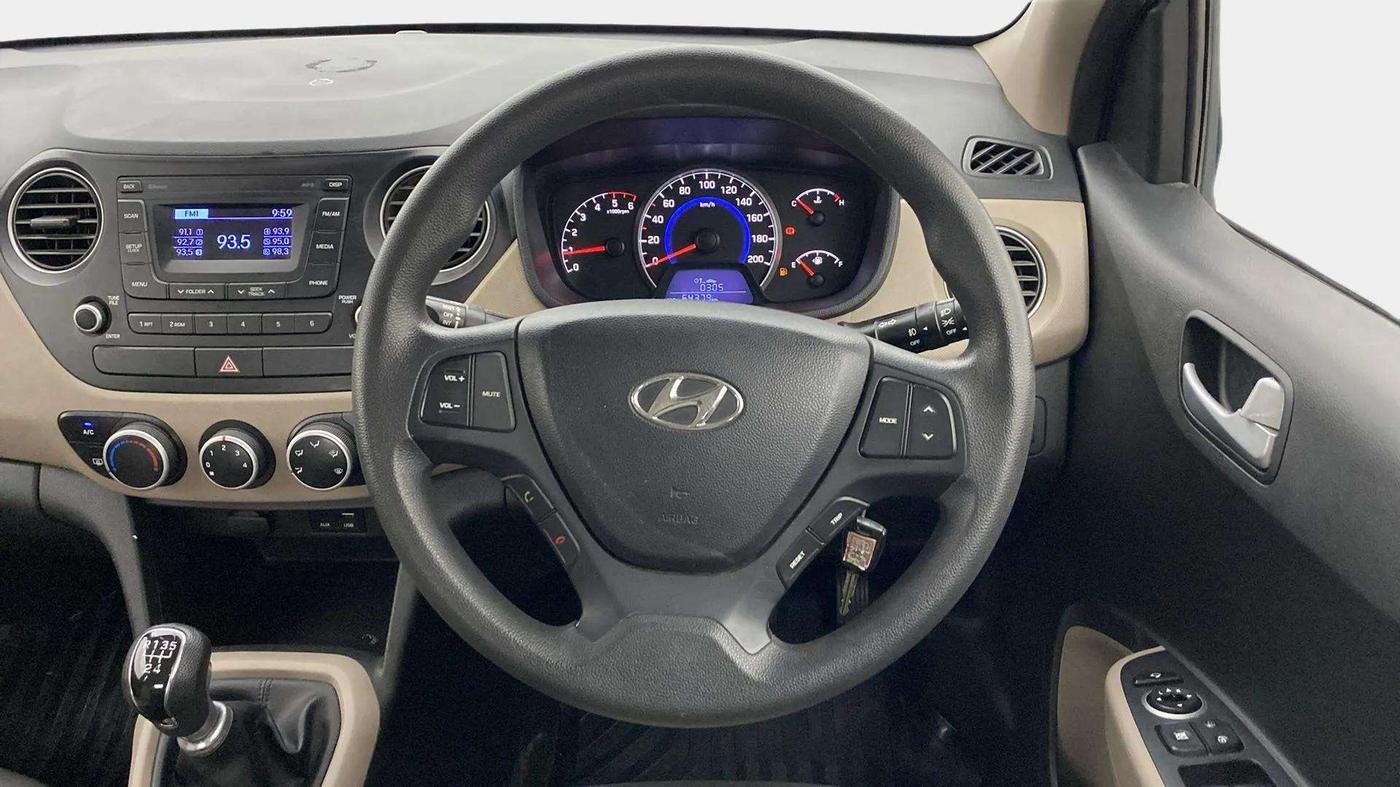 2016 Hyundai Grand i10 SPORTZ 1.1 CRDI, Diesel, Manual, 64,416 km, Steering Wheel Close Up