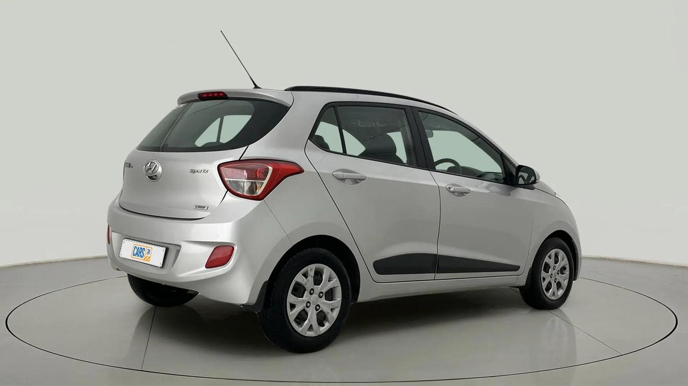 2016 Hyundai Grand i10 SPORTZ 1.1 CRDI, Diesel, Manual, 64,416 km, Right Back Diagonal