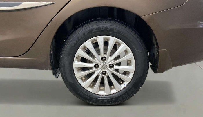 2015 Maruti Ciaz ZXI, Petrol, Manual, 95,339 km, Left Rear Wheel