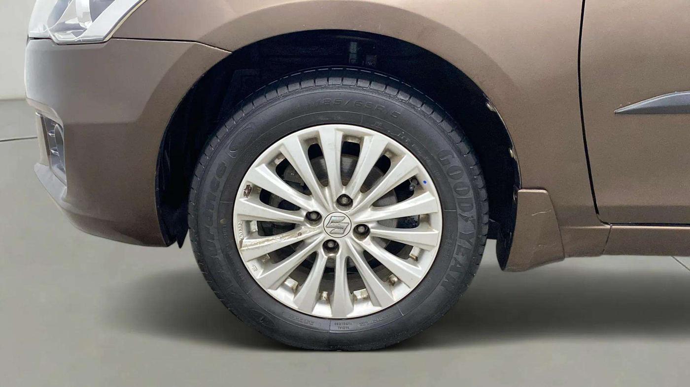 2015 Maruti Ciaz ZXI, Petrol, Manual, 95,422 km, Left Front Wheel