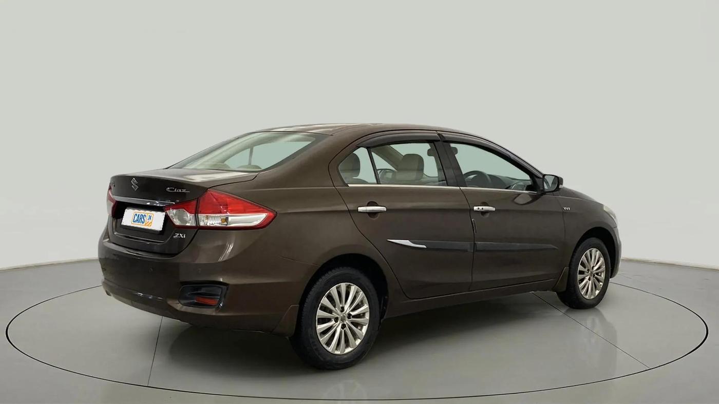 2015 Maruti Ciaz ZXI, Petrol, Manual, 95,422 km, Right Back Diagonal