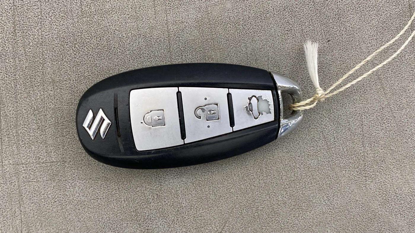 2015 Maruti Ciaz ZXI, Petrol, Manual, 95,422 km, Key Close Up