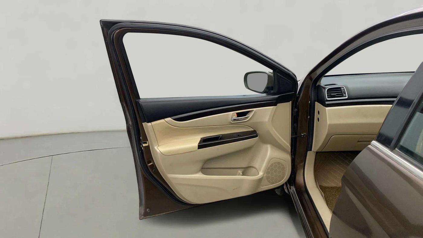 2015 Maruti Ciaz ZXI, Petrol, Manual, 95,422 km, LHS Front Door