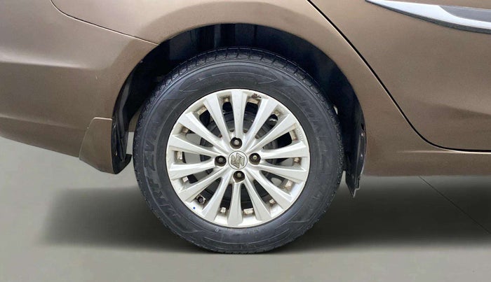2015 Maruti Ciaz ZXI, Petrol, Manual, 95,339 km, Right Rear Wheel