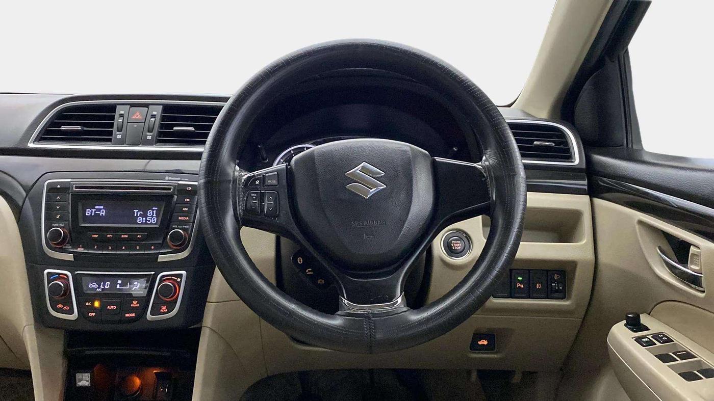 2015 Maruti Ciaz ZXI, Petrol, Manual, 95,422 km, Steering Wheel Close Up