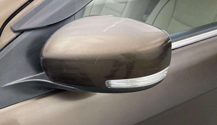 2015 Maruti Ciaz ZXI, Petrol, Manual, 95,339 km, Left rear-view mirror - Mirror motor not working
