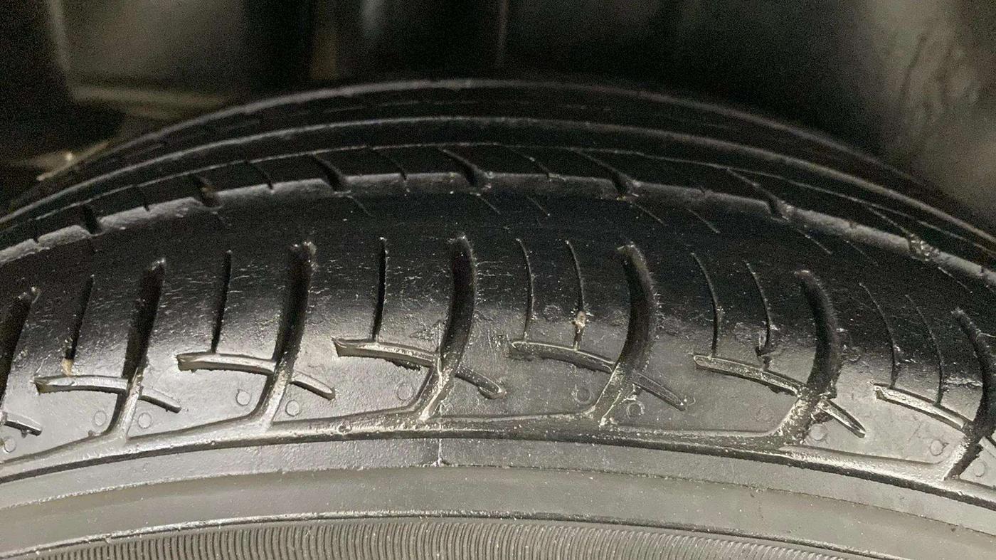 2015 Maruti Ciaz ZXI, Petrol, Manual, 95,422 km, Right Rear Tyre Tread