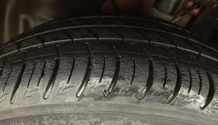 2020 Tata ALTROZ XT PETROL, Petrol, Manual, 16,706 km, Left Front Tyre Tread