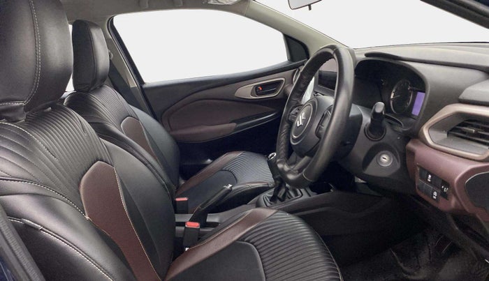 2023 Maruti FRONX DELTA PLUS 1.2MT, Petrol, Manual, 24,935 km, Right Side Front Door Cabin