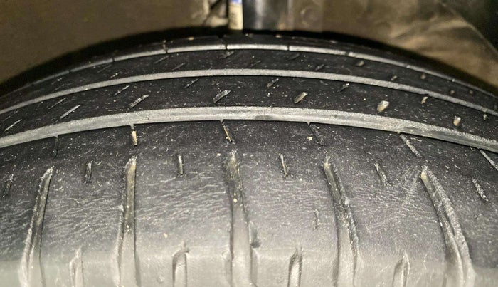 2021 Maruti XL6 ZETA AT, Petrol, Automatic, 49,957 km, Right Front Tyre Tread