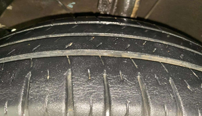 2021 Maruti XL6 ZETA AT, Petrol, Automatic, 49,957 km, Left Front Tyre Tread