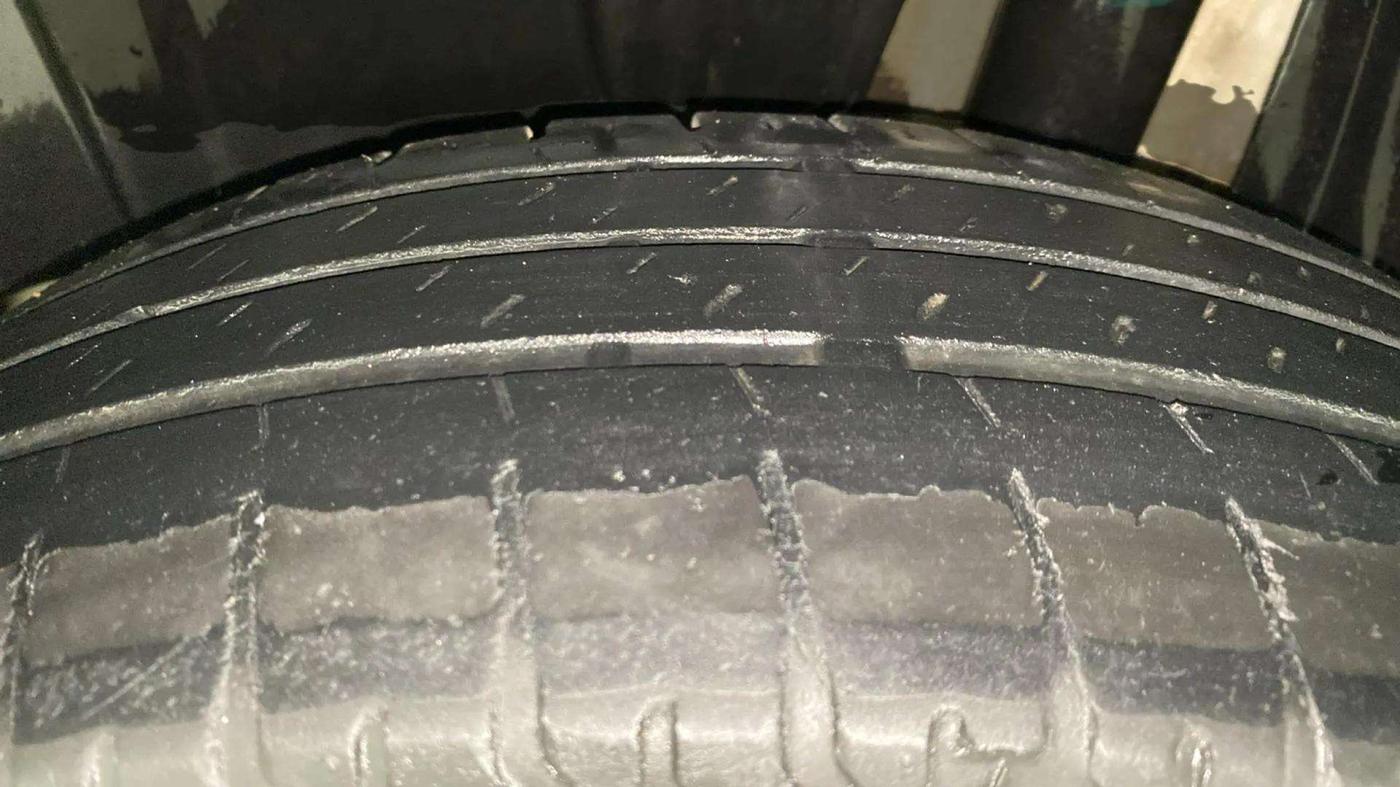 2021 Maruti XL6 ZETA AT, Petrol, Automatic, 49,957 km, Left Rear Tyre Tread