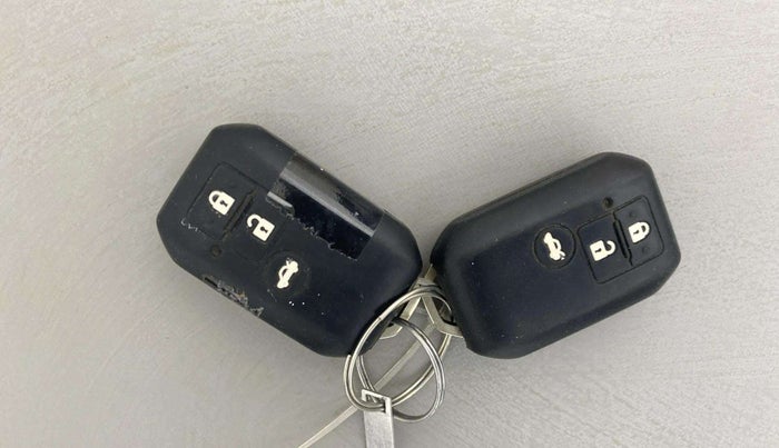 2021 Maruti XL6 ZETA AT, Petrol, Automatic, 49,957 km, Key Close Up