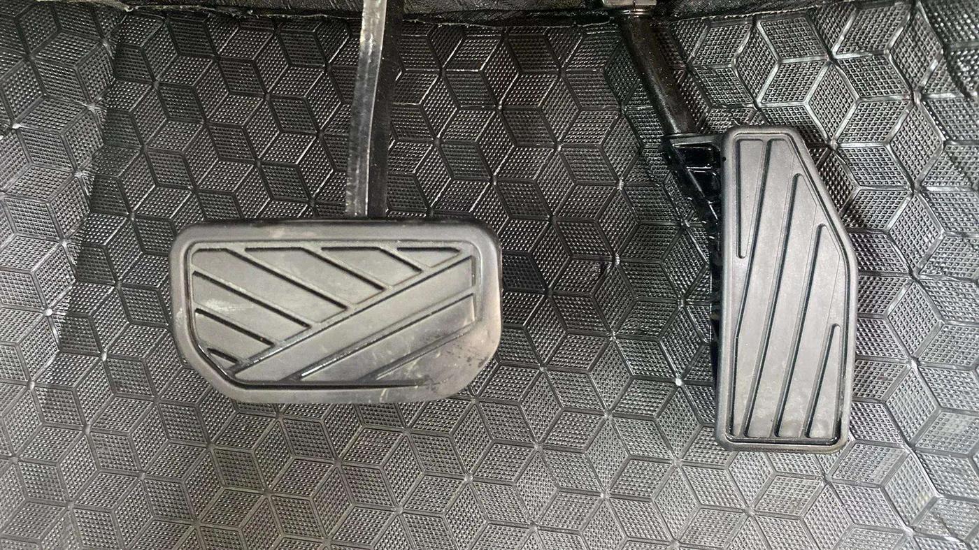 2021 Maruti XL6 ZETA AT, Petrol, Automatic, 49,957 km, Pedals