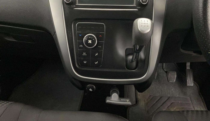2018 Mahindra KUV 100 NXT K8 P 6 STR, CNG, Manual, 19,907 km, Gear Lever