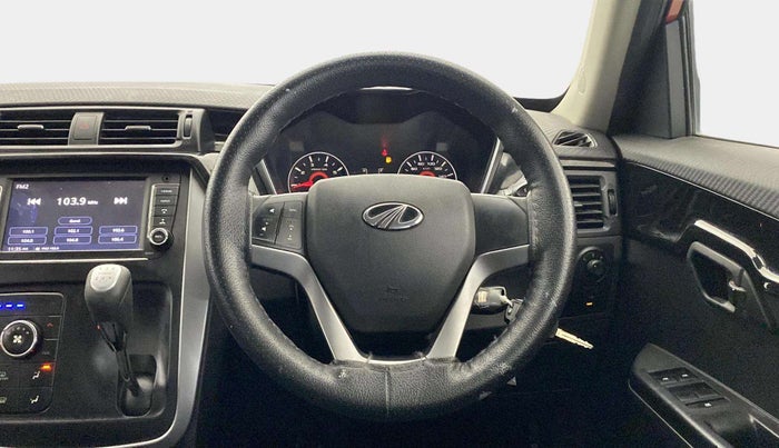 2018 Mahindra KUV 100 NXT K8 P 6 STR, CNG, Manual, 19,907 km, Steering Wheel Close Up