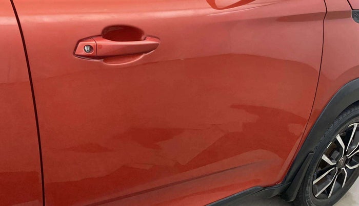 2018 Mahindra KUV 100 NXT K8 P 6 STR, CNG, Manual, 19,907 km, Driver-side door - Minor scratches