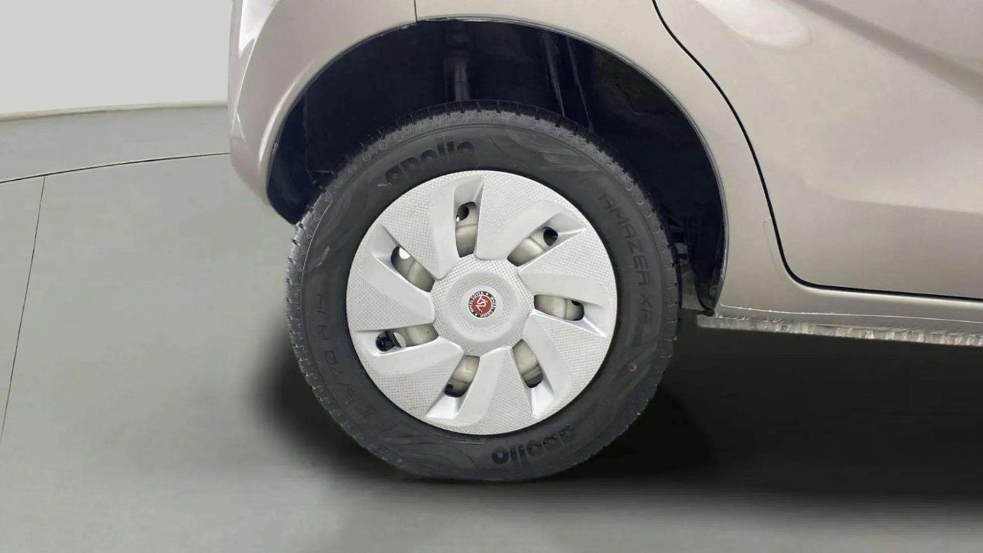 2020 Datsun Redi Go D, Petrol, Manual, 8,243 km, Right Rear Wheel