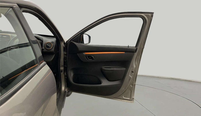 2018 Renault Kwid CLIMBER 1.0 AMT, Petrol, Automatic, 23,830 km, RHS Front Door