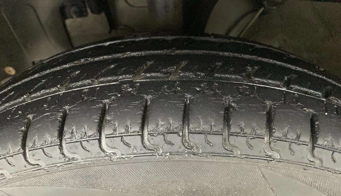 2018 Renault Kwid CLIMBER 1.0 AMT, Petrol, Automatic, 23,830 km, Left Front Tyre Tread