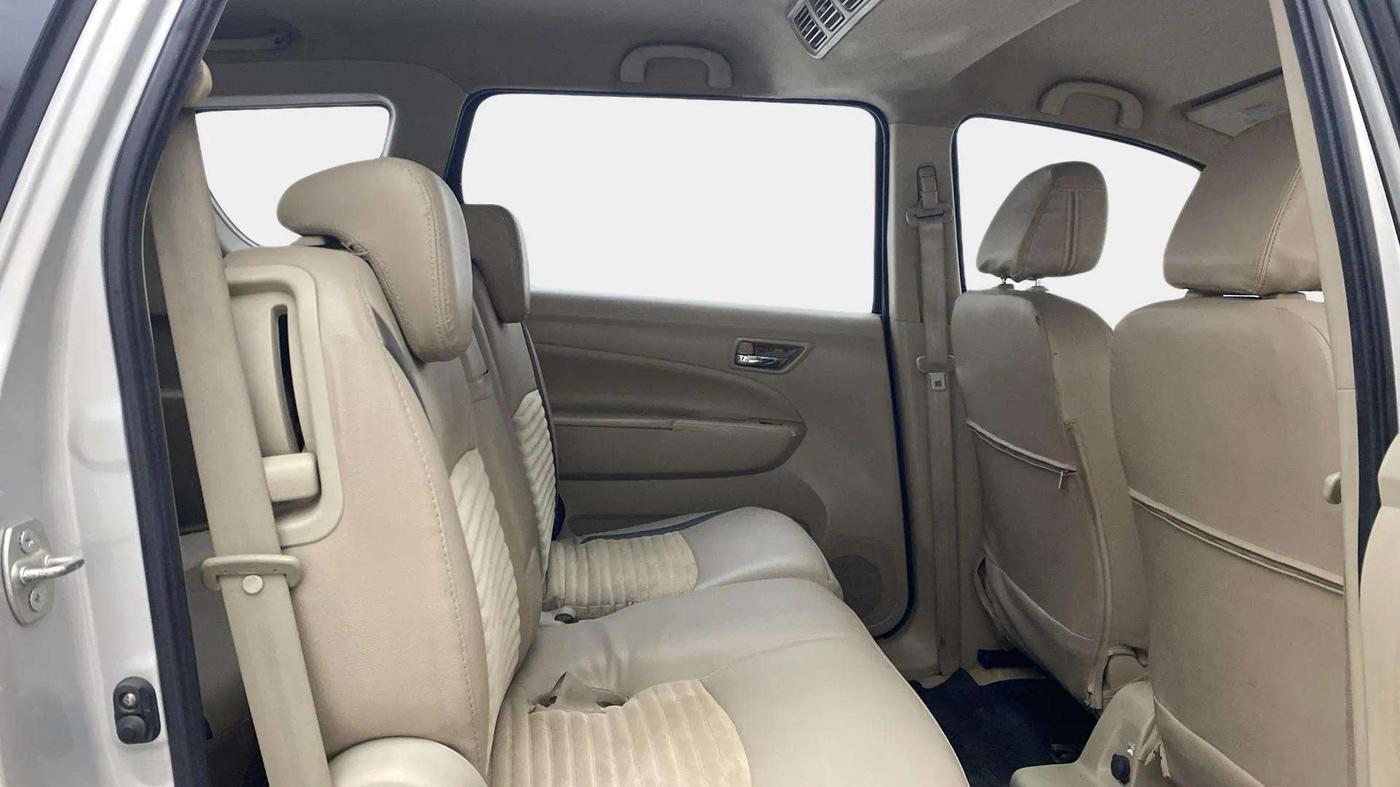 2016 Maruti Ertiga VDI SHVS, Diesel, Manual, 77,621 km, Right Side Rear Door Cabin