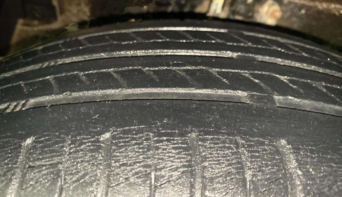 2016 Maruti Ertiga VDI SHVS, Diesel, Manual, 77,518 km, Left Front Tyre Tread