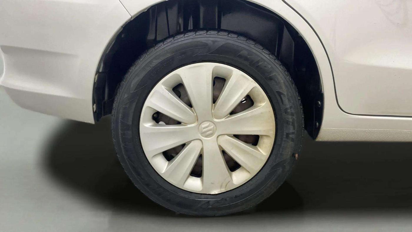 2016 Maruti Ertiga VDI SHVS, Diesel, Manual, 77,621 km, Right Rear Wheel