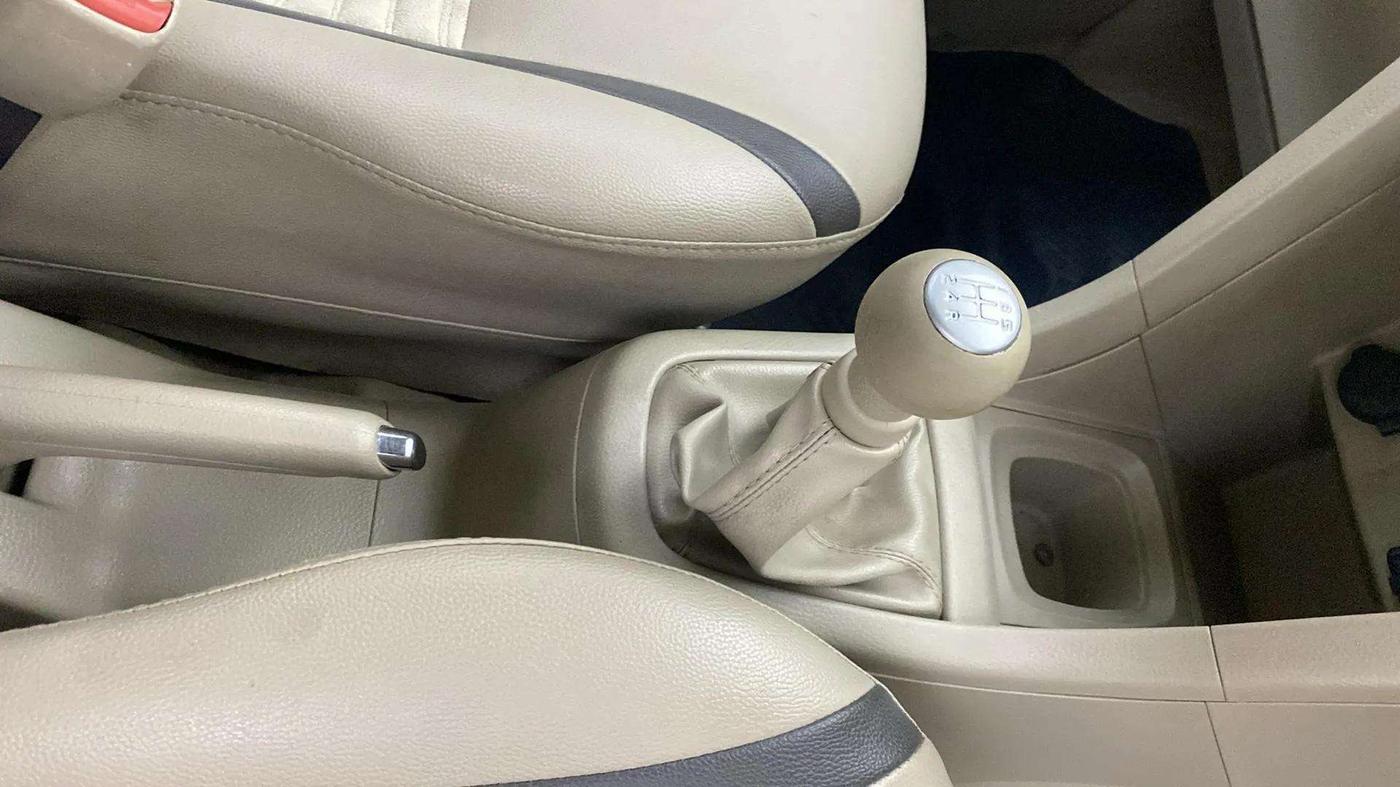2016 Maruti Ertiga VDI SHVS, Diesel, Manual, 77,621 km, Gear Lever