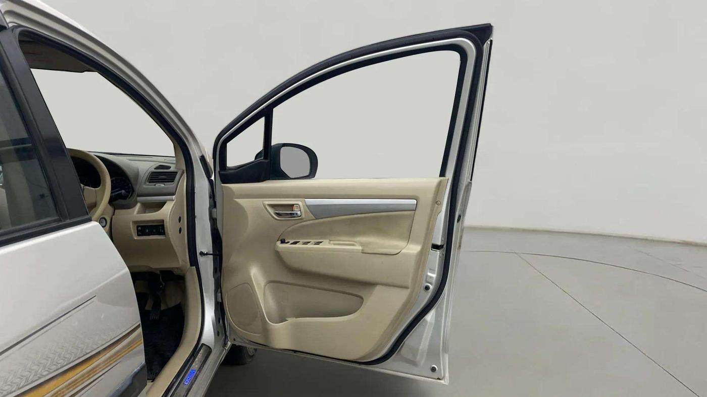 2016 Maruti Ertiga VDI SHVS, Diesel, Manual, 77,621 km, RHS Front Door