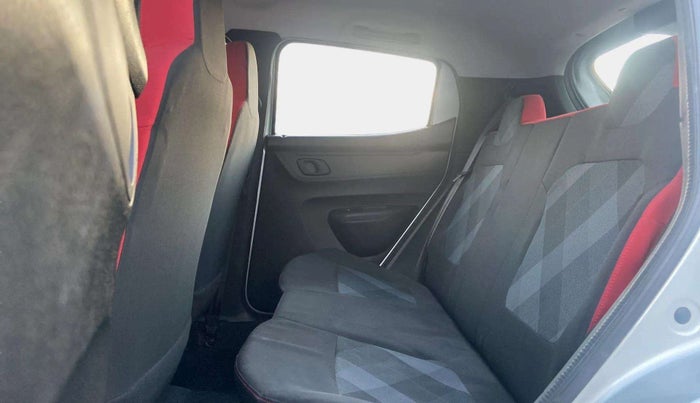 2021 Renault Kwid RXT 1.0 AMT (O), Petrol, Automatic, 16,962 km, Right Side Rear Door Cabin