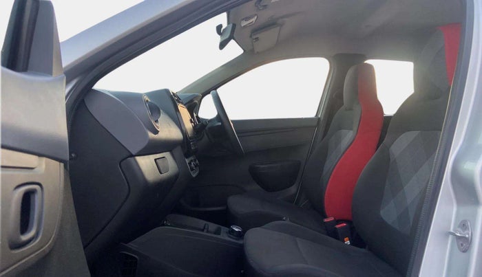 2021 Renault Kwid RXT 1.0 AMT (O), Petrol, Automatic, 16,962 km, Right Side Front Door Cabin