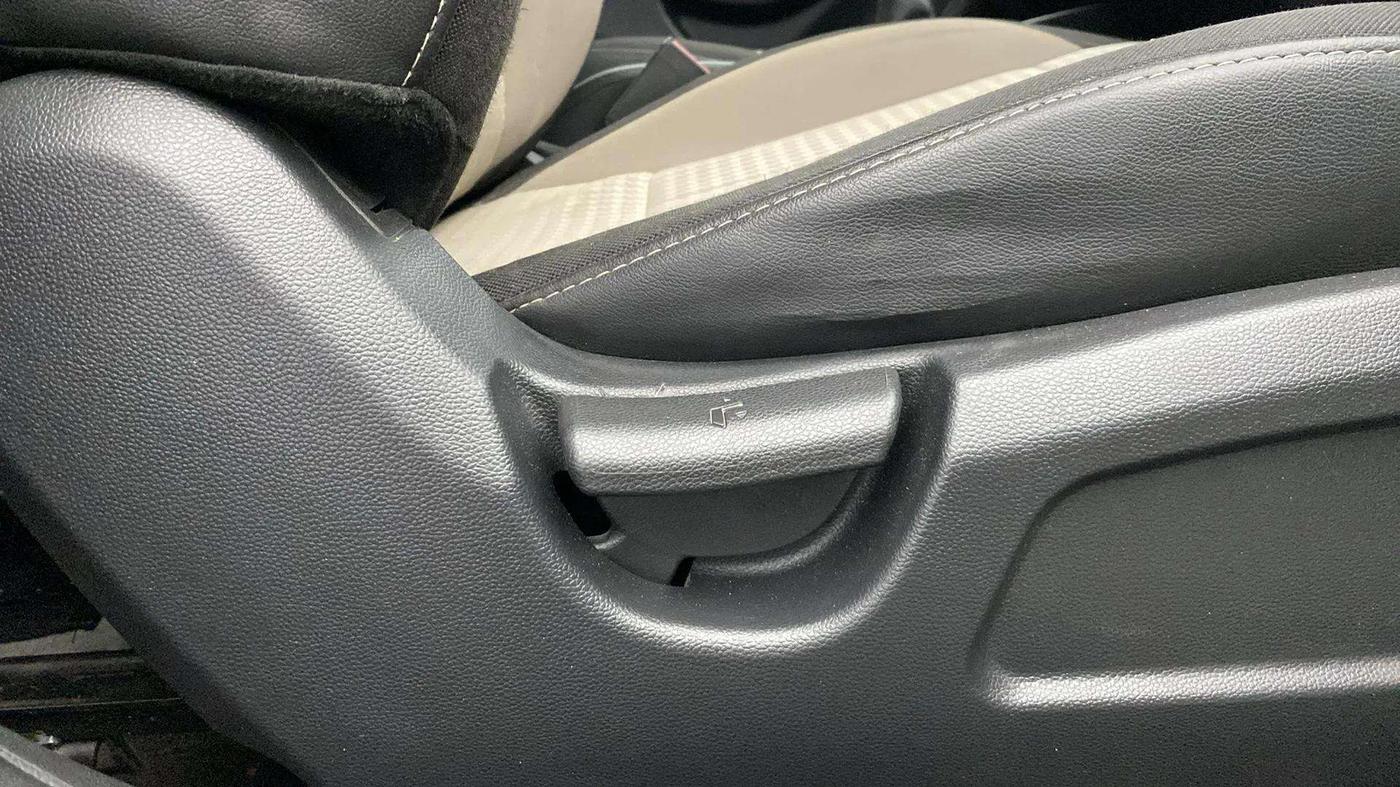 2018 Hyundai Elite i20 MAGNA EXECUTIVE 1.2, Petrol, Manual, 36,133 km, Driver Side Adjustment Panel