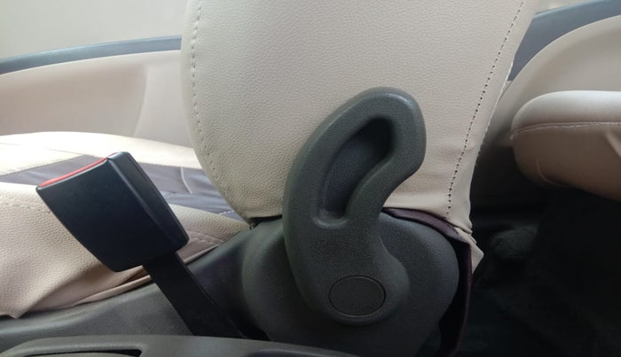 2013 Hyundai i10 MAGNA 1.1, Petrol, Manual, 49,438 km, Driver Side Adjustment Panel