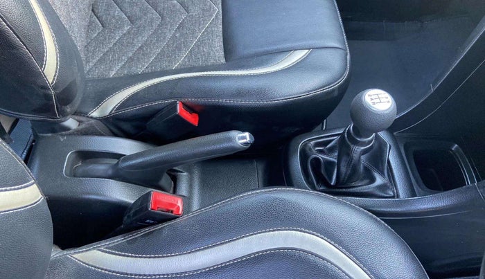 2016 Maruti Swift VXI, Petrol, Manual, 41,944 km, Gear Lever