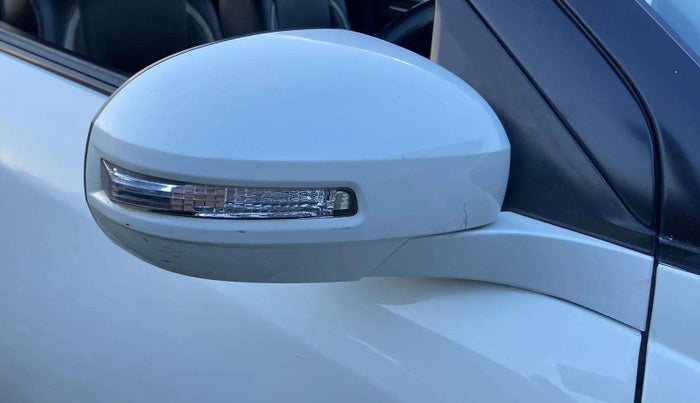 2016 Maruti Swift VXI, Petrol, Manual, 41,944 km, Right rear-view mirror - Folding motor not working
