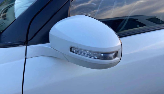 2016 Maruti Swift VXI, Petrol, Manual, 41,944 km, Left rear-view mirror - Mirror motor not working