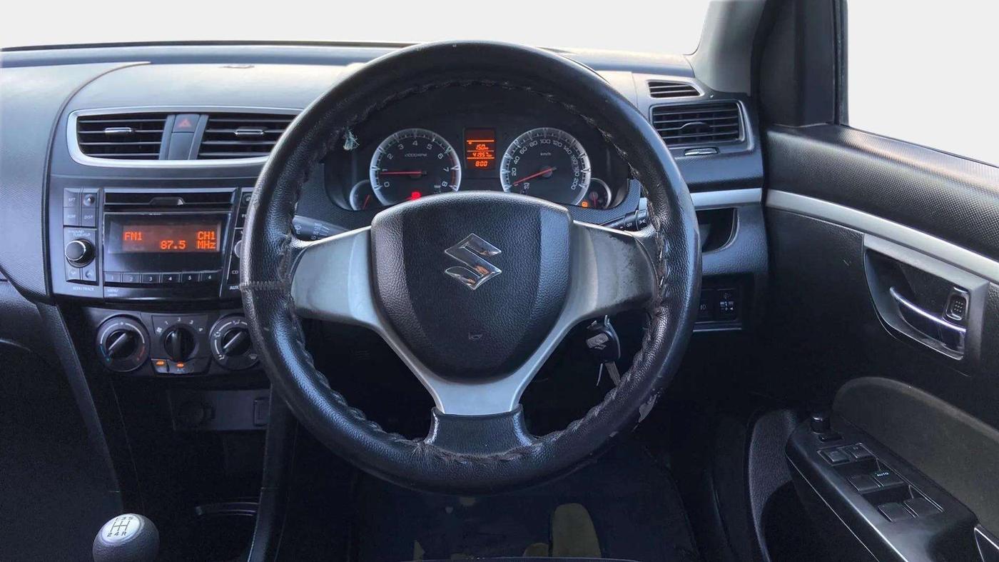 2016 Maruti Swift VXI, Petrol, Manual, 42,078 km, Steering Wheel Close Up