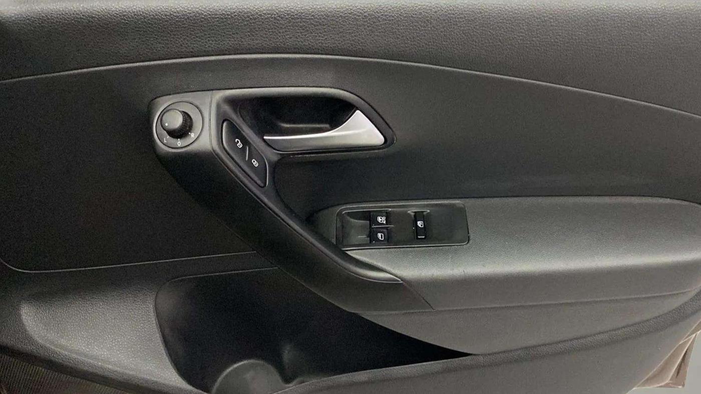2018 Volkswagen Ameo COMFORTLINE 1.0L, Petrol, Manual, 79,647 km, Driver Side Door Panels Control