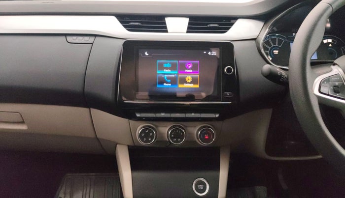 2022 Renault TRIBER RXZ AMT, Petrol, Automatic, 8,379 km, Air Conditioner