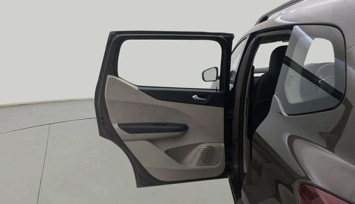 2022 Renault TRIBER RXZ AMT, Petrol, Automatic, 8,379 km, LHS Rear Door