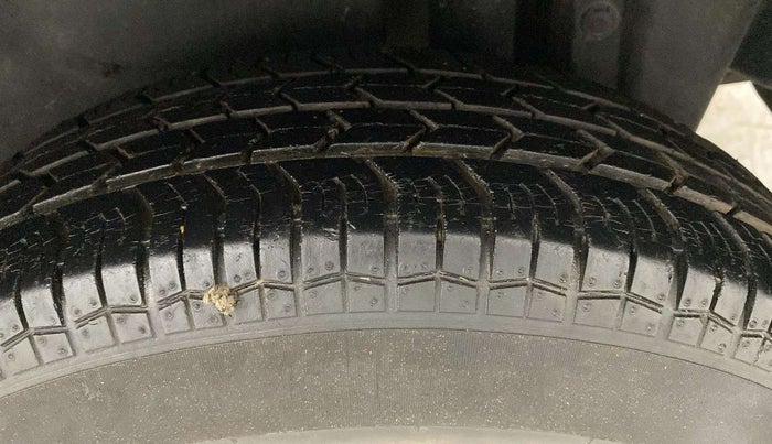 2014 Maruti Swift Dzire VXI, Petrol, Manual, 51,650 km, Left Rear Tyre Tread
