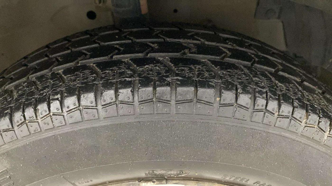 2014 Maruti Swift Dzire VXI, Petrol, Manual, 51,650 km, Right Front Tyre Tread