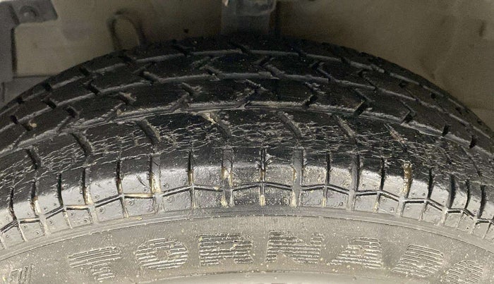 2014 Maruti Swift Dzire VXI, Petrol, Manual, 51,650 km, Left Front Tyre Tread