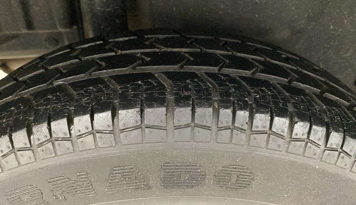 2014 Maruti Swift Dzire VXI, Petrol, Manual, 51,650 km, Right Rear Tyre Tread