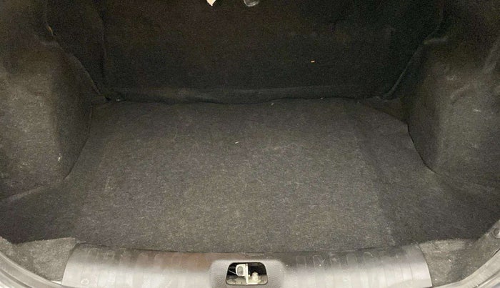 2014 Maruti Swift Dzire VXI, Petrol, Manual, 51,650 km, Boot Inside