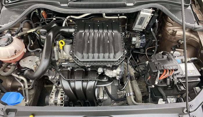 2019 Volkswagen Polo TRENDLINE 1.0L, Petrol, Manual, 25,854 km, Engine View